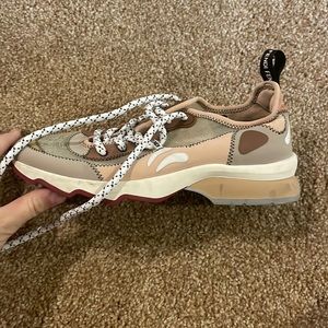 100% authentic fendi sneakers! no box, good condition worn 5 times.